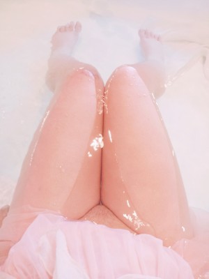 三寸萝莉 - 浴缸特写_022