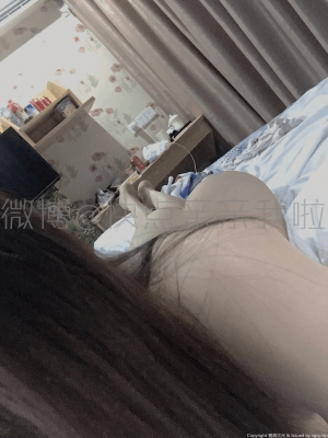 快点亲亲我吖 - 对镜自拍_003