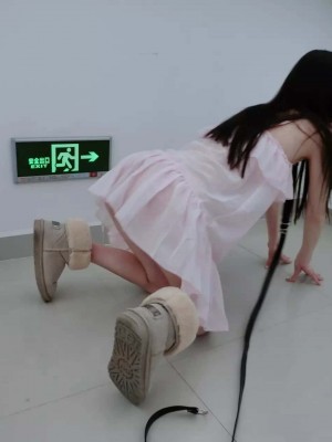 萌兰酱(萌小兔 草莓味兰兰) -  双人楼道露出_067