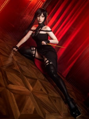 Lady Melamori - Yor Forger_04