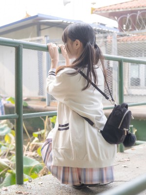 小七-《户外JK》_0024