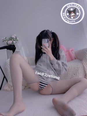 二阶堂(宅绘子) - 灰色外套_036