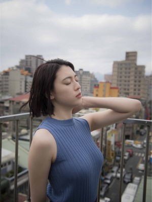 三吉彩花 - Beyond the Sky_60P
