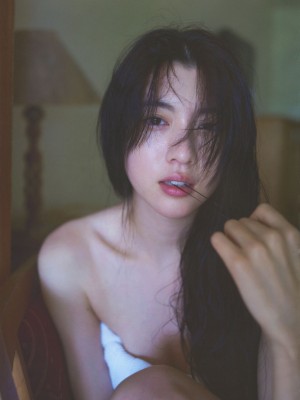 三吉彩花 - わたし_087P
