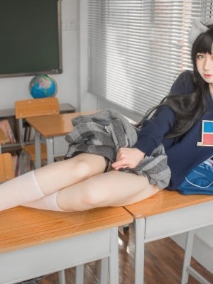 izumi泉桃子 - 少女前线95式_07