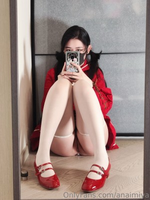 Naimi奶咪 - Red Riding Hood_03