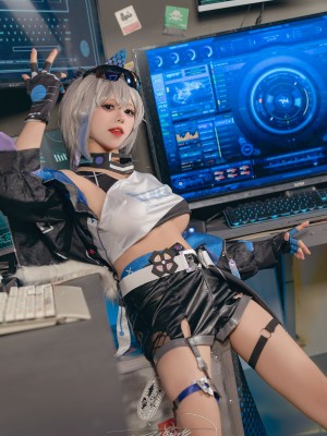 Niantutu - Silver Wolf_36