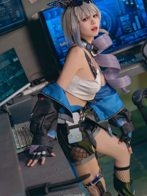 Niantutu - Silver Wolf_08