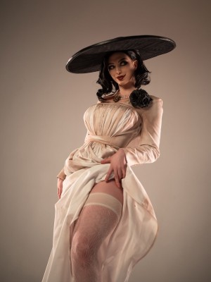 Lady Melamori - Alcina Dimitrescu_03