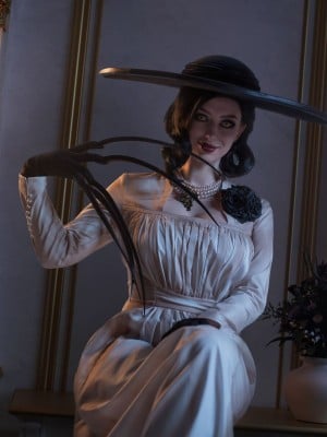 Lady Melamori - Alcina Dimitrescu_20