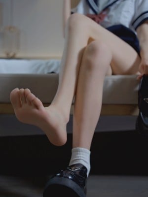 禅院熏 JK白袜裸足_19