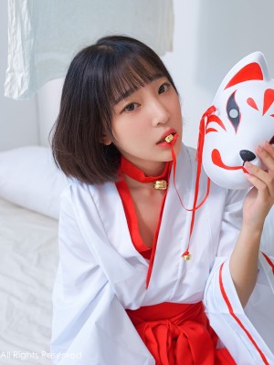 Kang In-kyung (강인경) - XIUREN No.1702_Kang-In-kyung-XIUREN-No.1702-37