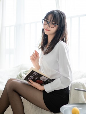 茶籽ccz – 黑丝双人百合[89P5V813M]_1 (3)