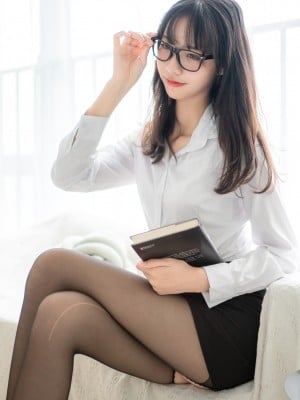 茶籽ccz – 黑丝双人百合[89P5V813M]_1 (7)