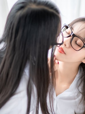 茶籽ccz – 黑丝双人百合[89P5V813M]_1 (23)