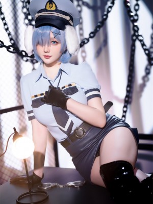 Hoshilily (星之迟迟) Rem Dog-Eared Police Officer - ReZero_036
