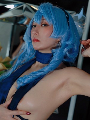 りんごみつき妄想セレクションvol.11 横乳呼吸だけでなく。尻呼吸も！？尻が丸出しド変態ドレス_140