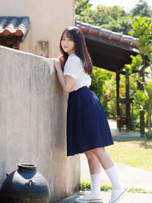 【電子限定増ページ版】小野六花1st写真集『初花』_image-0003