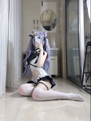 羚weibo自拍合集10.26_7842fbably1hoyhcsztwtj21im20t7wh