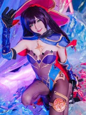 Sally Dorasnow - 莫娜_002