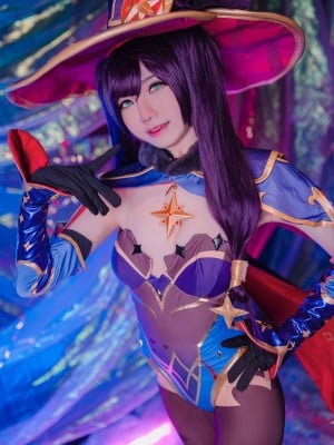 Sally Dorasnow - 莫娜_008