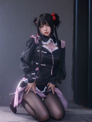 微博cos合集_91fde477gy1gzxkfkfevuj23gg56ox6y