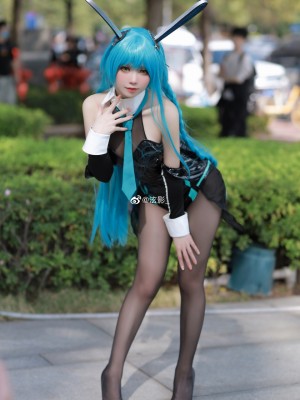 微博cos合集_81849f35gy1h008aordbsj21q82lckjl