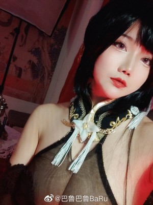 微博cos合集_673cc6cegy1h01m7iy1pqj21400u0wle
