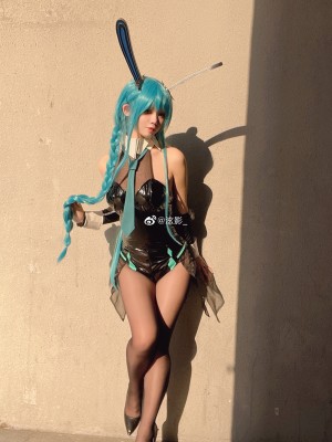 微博cos合集_81849f35gy1h03nl5ebjlj21hh2n24qr
