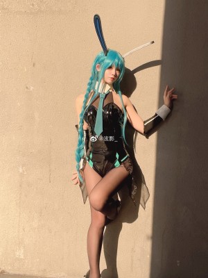 微博cos合集_81849f35gy1h03nkytn82j21g52koqv6