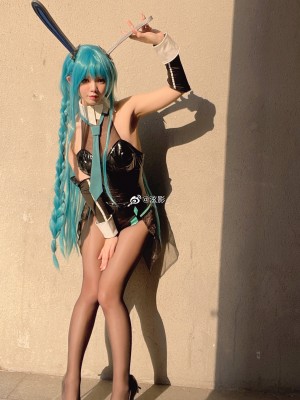 微博cos合集_81849f35gy1h03nkru7w6j21eq2i6kjm