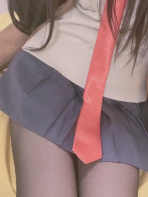 微博cos合集_008ctigTly1h3o1gy64htj31400u0gxe