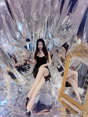 微博cos合集_007MvaHYgy1h26w994ilpj30u01404ay