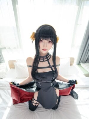 神楽坂真冬wb_ecc0b9dbgy1h3cn11xg05j20u0190gpo