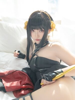 神楽坂真冬wb_ecc0b9dbgy1h3cn13w1t1j20u0190n1a