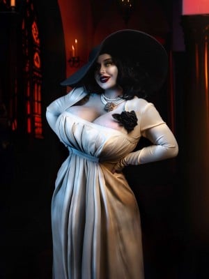 Bishoujomom - Lady Dimitrescu_07