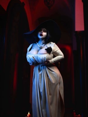 Bishoujomom - Lady Dimitrescu_08