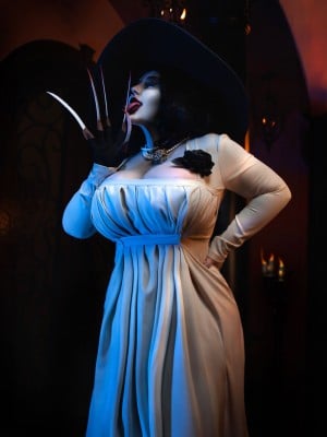 Bishoujomom - Lady Dimitrescu_10