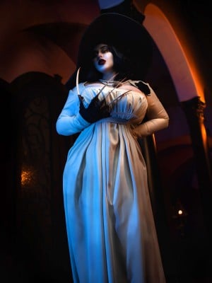 Bishoujomom - Lady Dimitrescu_06