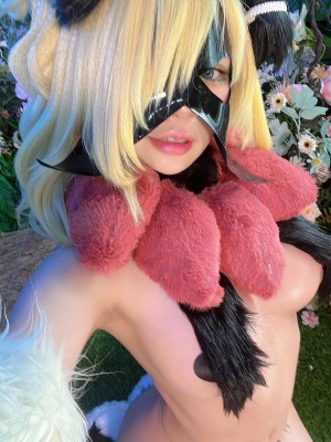 ZinieQ - Cynthia in Meowscarada Costume_35