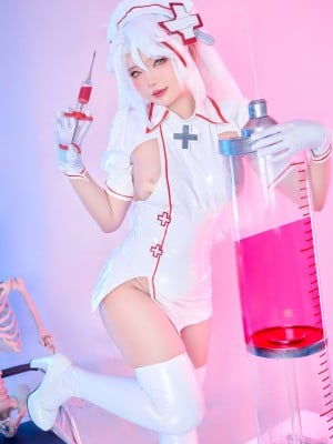 ZinieQ - Prinz Eugen Nurse_07