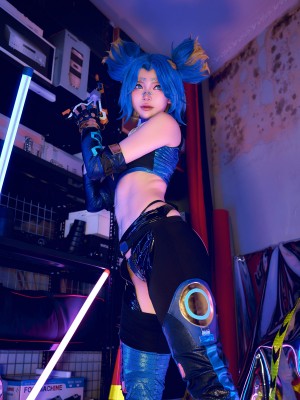 ZinieQ - Neon_03