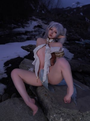 [阿呀被发现了Aya&小和甜酒] 雪山 菲伦&芙莉莲_85