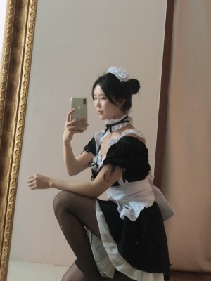微博hs6_006WU84Wly1h0j08swrfgj30j80y7qar