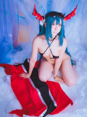(C103) [さちぶどう] アズール◎ーン レーゲンスブルク コスプレ写真集 vol.171 Coast of light!2  (アズールレーン)_232