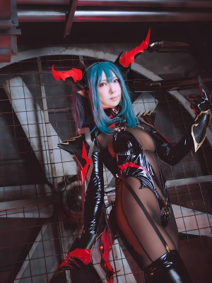 (C103) [さちぶどう] アズール◎ーン レーゲンスブルク コスプレ写真集 vol.171 Coast of light!2  (アズールレーン)_018