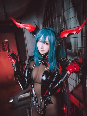 (C103) [さちぶどう] アズール◎ーン レーゲンスブルク コスプレ写真集 vol.171 Coast of light!2  (アズールレーン)_079
