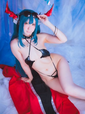 (C103) [さちぶどう] アズール◎ーン レーゲンスブルク コスプレ写真集 vol.171 Coast of light!2  (アズールレーン)_234