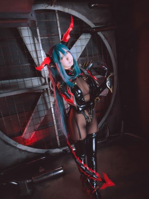 (C103) [さちぶどう] アズール◎ーン レーゲンスブルク コスプレ写真集 vol.171 Coast of light!2  (アズールレーン)_022