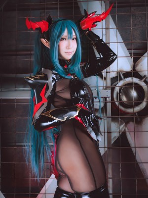 (C103) [さちぶどう] アズール◎ーン レーゲンスブルク コスプレ写真集 vol.171 Coast of light!2  (アズールレーン)_056